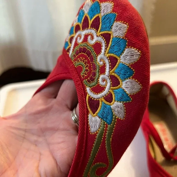 Vintage Red Chinese Wedding Flats - Picture 6 of 8
